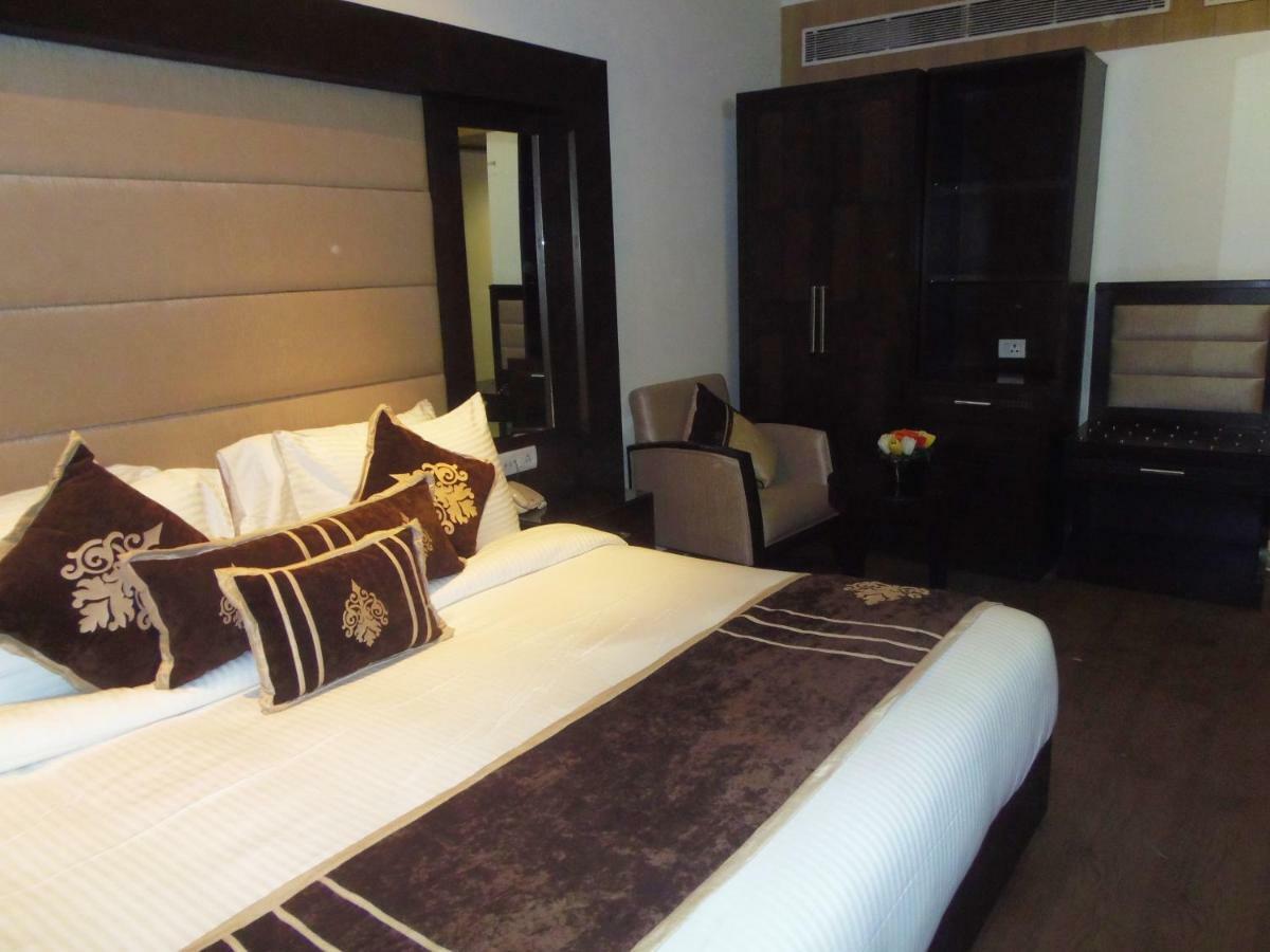 Bluemont Beacon Hotel New Delhi Γκουργκάον Εξωτερικό φωτογραφία