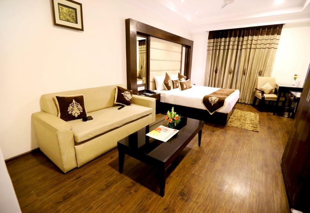 Bluemont Beacon Hotel New Delhi Γκουργκάον Εξωτερικό φωτογραφία